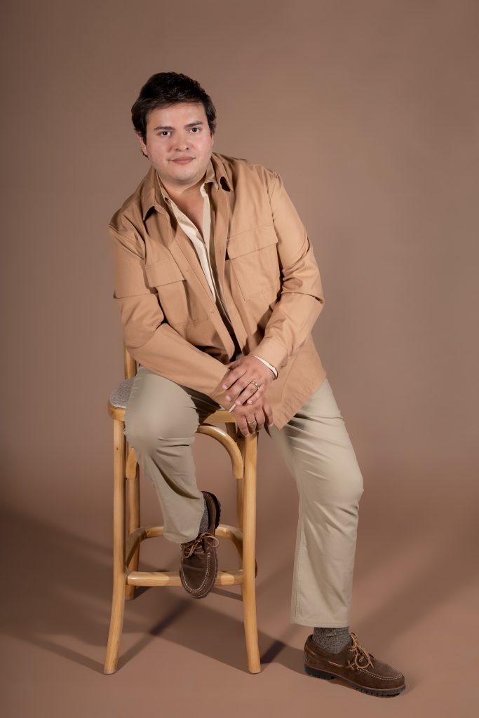 GABRIEL HERRERA – MAGNOLIA BODEGA DE FLORES